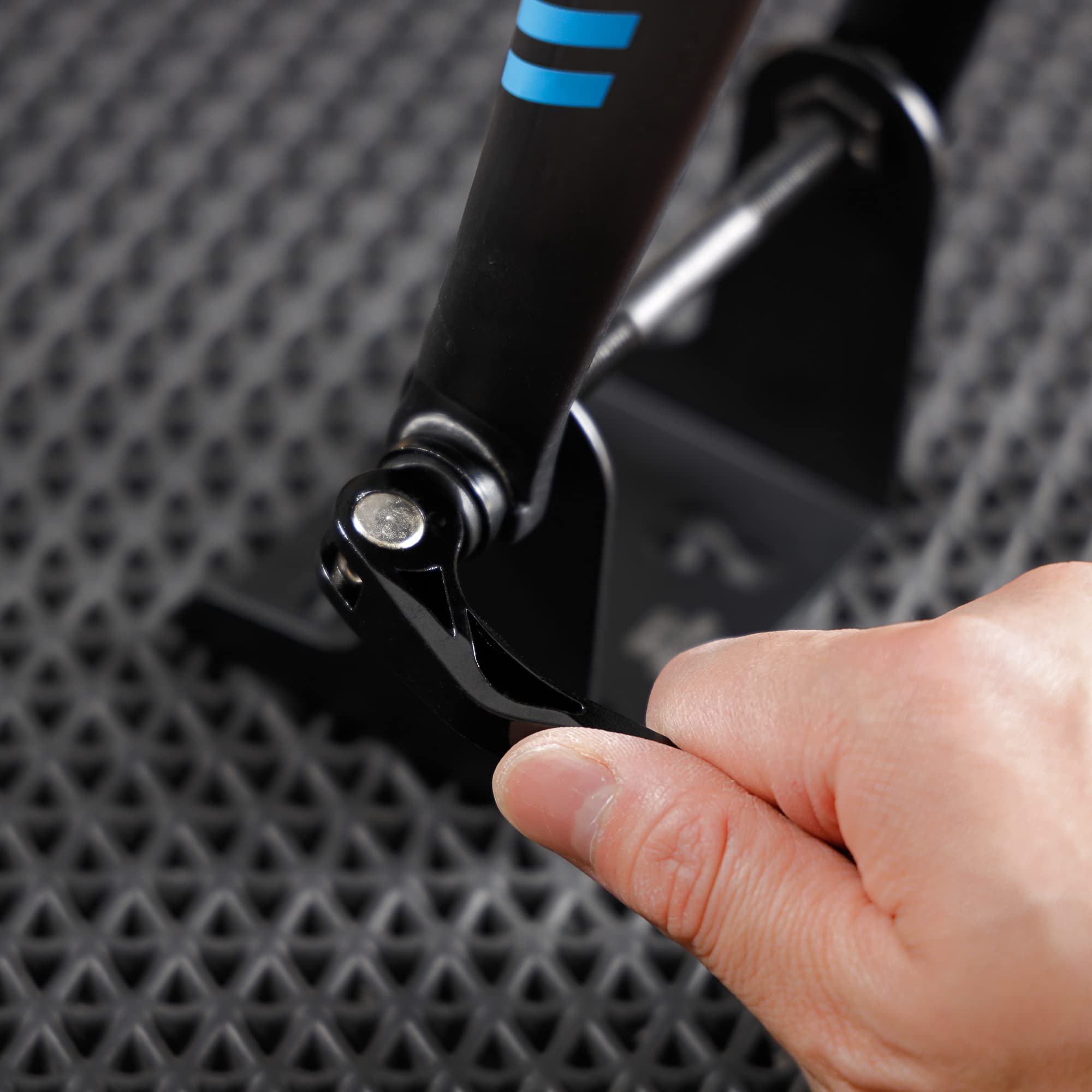 BIKEHAND Quick Release Fork Mount 9x100mm - Bike Bicycle Carrier Rack Car Roof Truck Bed Storage - Image 4